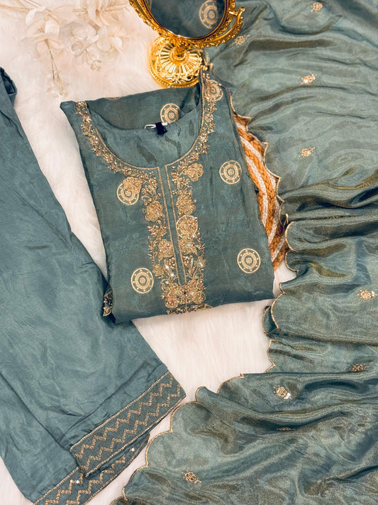 Traditional three-piece ethnic set
